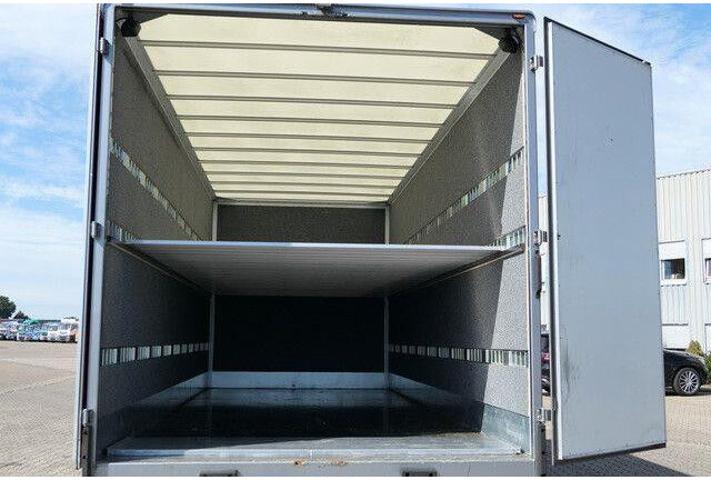 Mercedes-Benz 823 L Atego 4x2, Möbel, Filz, AHK, 2x Bett,Klima - Грузовик с закрытым кузовом: фото 4 Mercedes-Benz 823 L Atego 4x2, Möbel, Filz, AHK, 2x Bett,Klima - Грузовик с закрытым кузовом: фото 4