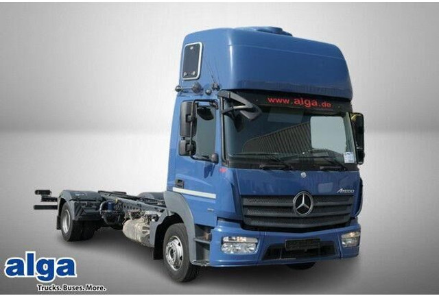 Mercedes-Benz 918 L Atego 4x2, Schlafliege, Klima,Nebenantrieb - Грузовик-шасси: фото 1 Mercedes-Benz 918 L Atego 4x2, Schlafliege, Klima,Nebenantrieb - Грузовик-шасси: фото 1