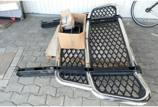 Mercedes-Benz Bullfänger, Rammschutz Alu mit Gitter-Optik - Решётка радиатора: фото 3 Mercedes-Benz Bullfänger, Rammschutz Alu mit Gitter-Optik - Решётка радиатора: фото 3