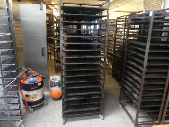 3 Chariots de four avec platine 60x40 cm - Хлебопекарное оборудование: фото 1 3 Chariots de four avec platine 60x40 cm - Хлебопекарное оборудование: фото 1