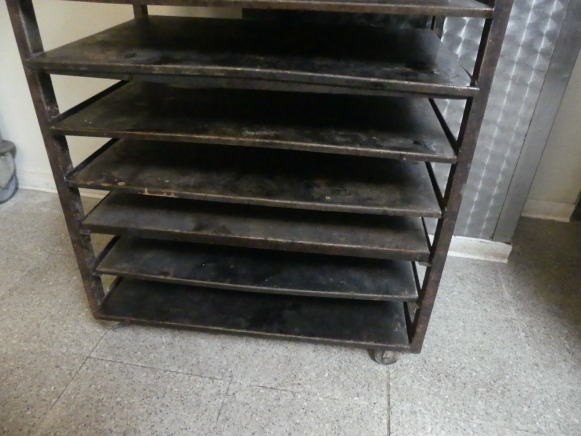 Chariot de four avec platine 60x40 cm (4 bords) - Хлебопекарное оборудование: фото 5 Chariot de four avec platine 60x40 cm (4 bords) - Хлебопекарное оборудование: фото 5