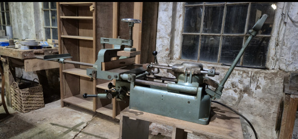 Mortaiseuse RAPID – en parfait état de fonctionnement - Деревообрабатывающий станок: фото 1 Mortaiseuse RAPID – en parfait état de fonctionnement - Деревообрабатывающий станок: фото 1