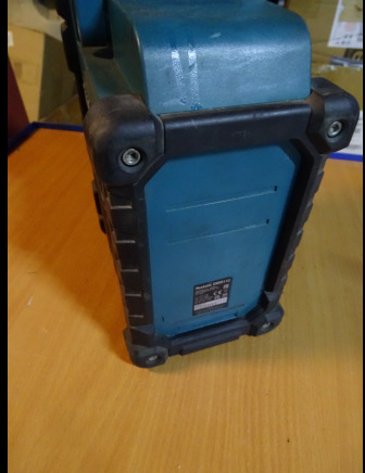 Radio MAKITA DMR112 IP64 Bluetooth DAB+ - Промышленная подметальная машина: фото 4 Radio MAKITA DMR112 IP64 Bluetooth DAB+ - Промышленная подметальная машина: фото 4