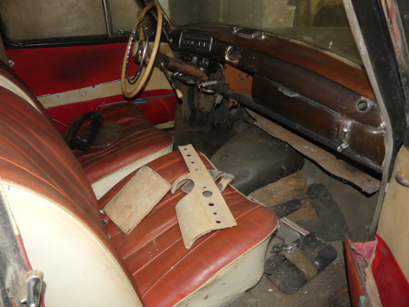 Voiture ancêtre Mercedes-Benz 220S Poton - Легковой автомобиль: фото 4 Voiture ancêtre Mercedes-Benz 220S Poton - Легковой автомобиль: фото 4