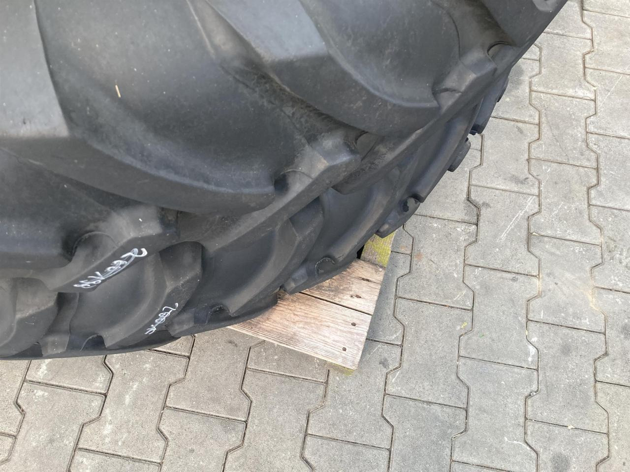 Alliance 13.6R48 - Шина для Сельскохозяйственной техники: фото 2 Alliance 13.6R48 - Шина для Сельскохозяйственной техники: фото 2