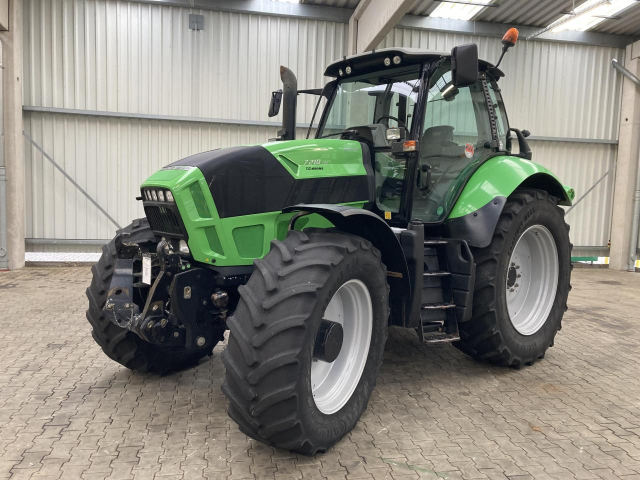 Deutz-Fahr 7210 TTV - Трактор: фото 1 Deutz-Fahr 7210 TTV - Трактор: фото 1