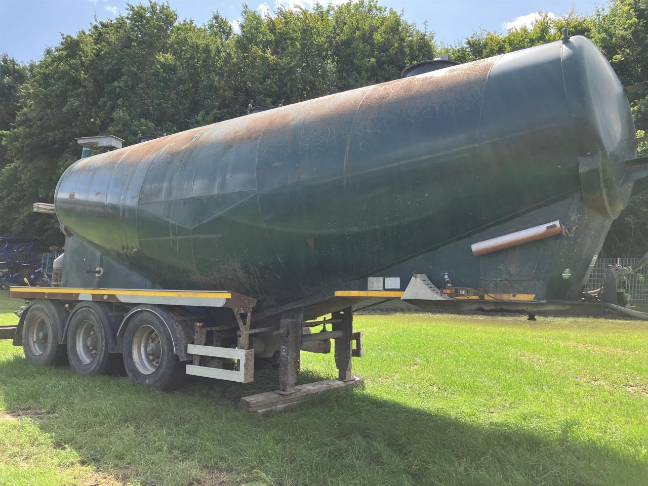 EMEK SLB 3 - Техника для внесения удобрений: фото 1 EMEK SLB 3 - Техника для внесения удобрений: фото 1