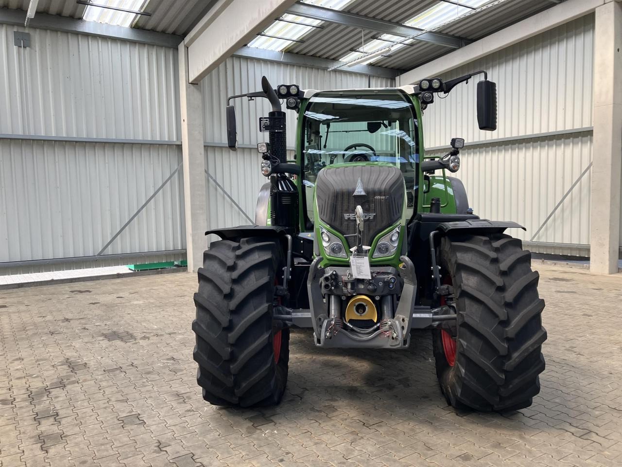 Fendt 724 Vario Profi Plus - Трактор: фото 3 Fendt 724 Vario Profi Plus - Трактор: фото 3