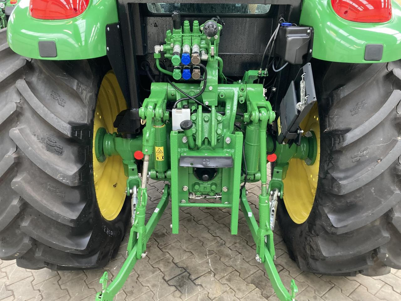 Трактор John Deere 5090M: фото 8 Трактор John Deere 5090M: фото 8