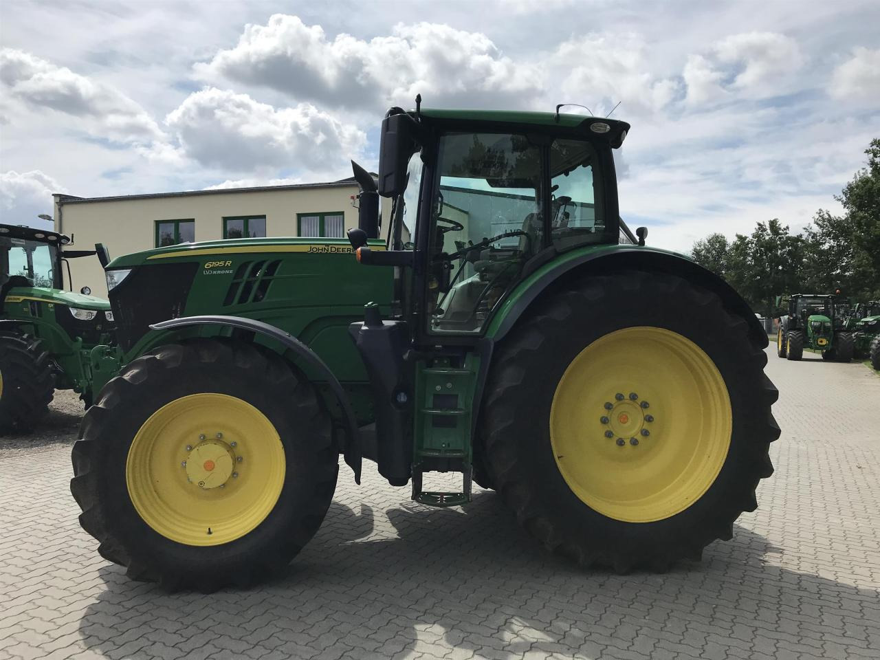 John Deere 6195R - Трактор: фото 1 John Deere 6195R - Трактор: фото 1