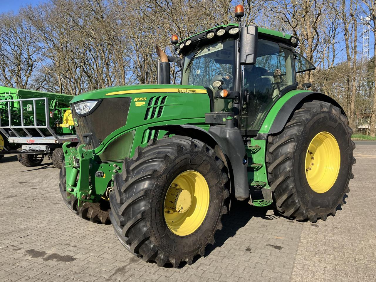 John Deere 6195R - Трактор: фото 2 John Deere 6195R - Трактор: фото 2