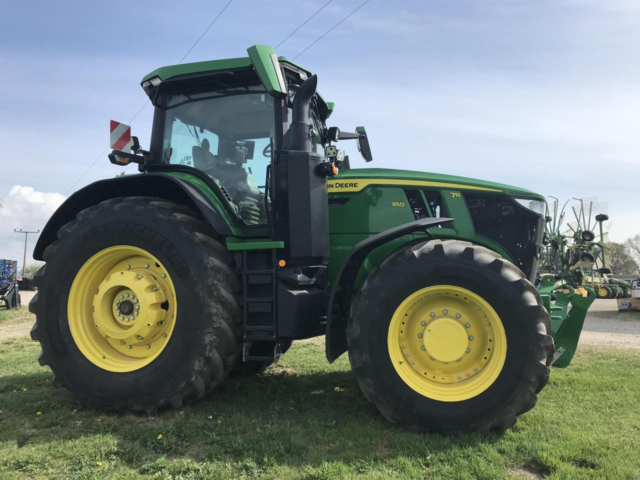 John Deere 7R 350 - Трактор: фото 2 John Deere 7R 350 - Трактор: фото 2