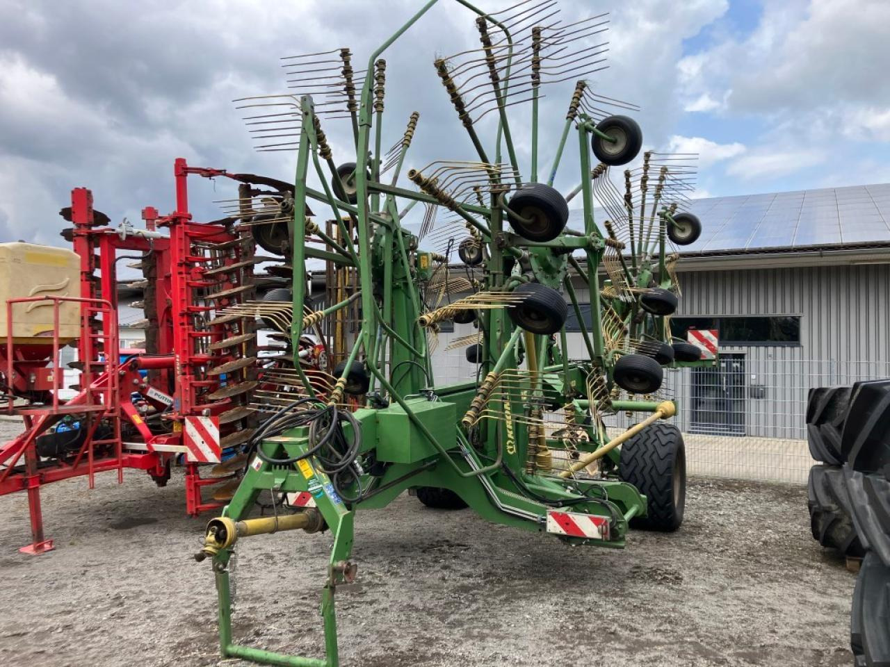 Krone SWADRO 1400 - Сеноворошилка: фото 2 Krone SWADRO 1400 - Сеноворошилка: фото 2