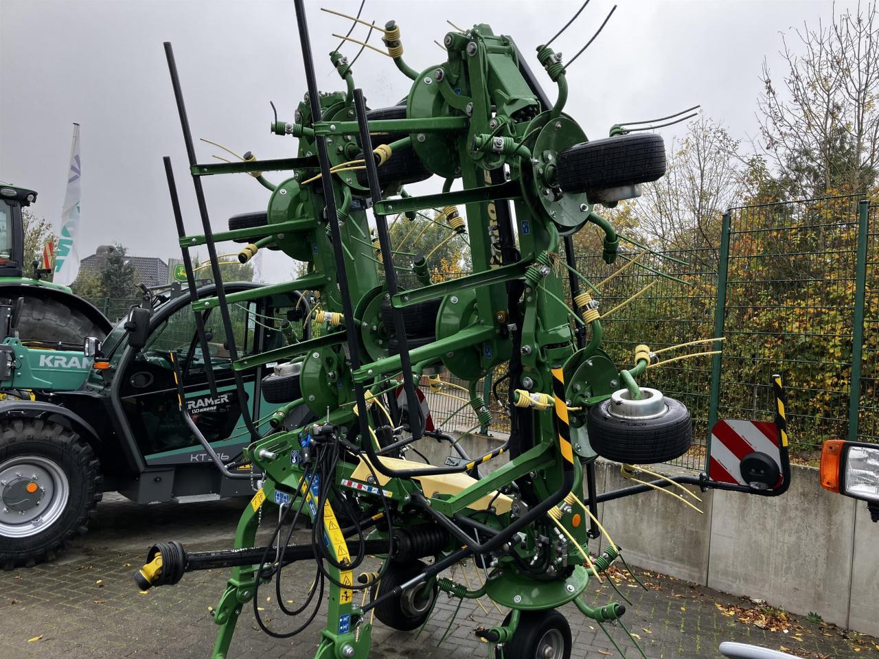 Krone Vendro 1020 - Сеноворошилка: фото 2 Krone Vendro 1020 - Сеноворошилка: фото 2