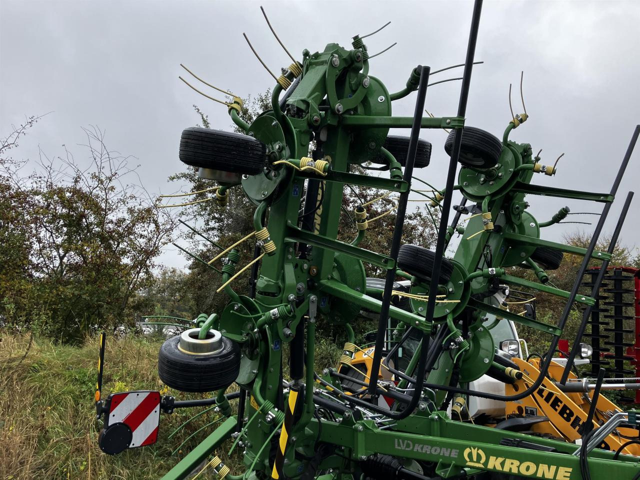 Krone Vendro T 1020 - Сеноворошилка: фото 4 Krone Vendro T 1020 - Сеноворошилка: фото 4