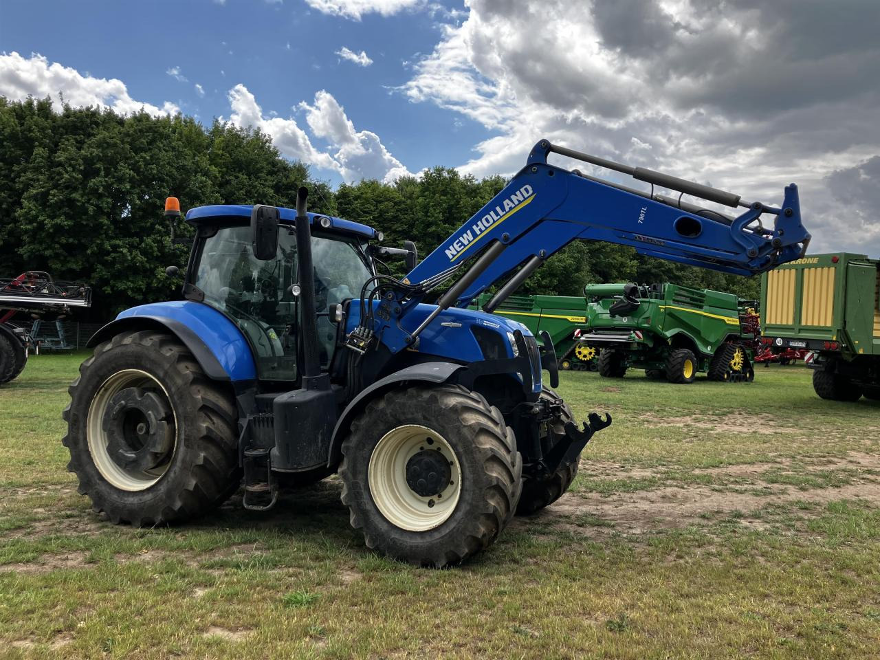 New Holland T7.270 - Трактор: фото 2 New Holland T7.270 - Трактор: фото 2