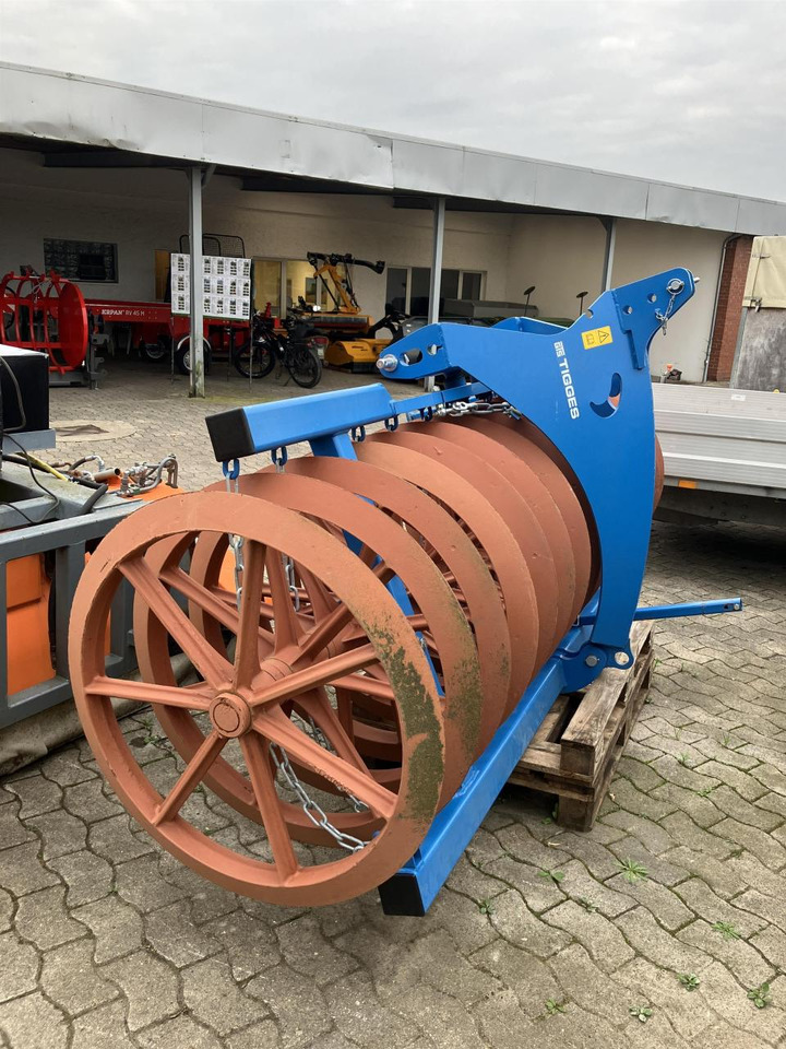 Tigges Nautilus 930 W 300 - Полевой каток: фото 1 Tigges Nautilus 930 W 300 - Полевой каток: фото 1