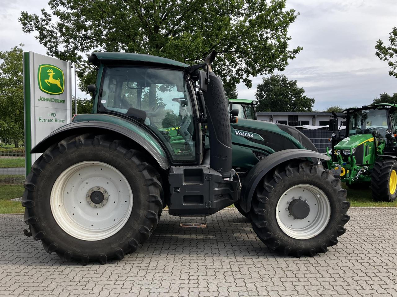 Valtra T174 Versu - Трактор: фото 2 Valtra T174 Versu - Трактор: фото 2