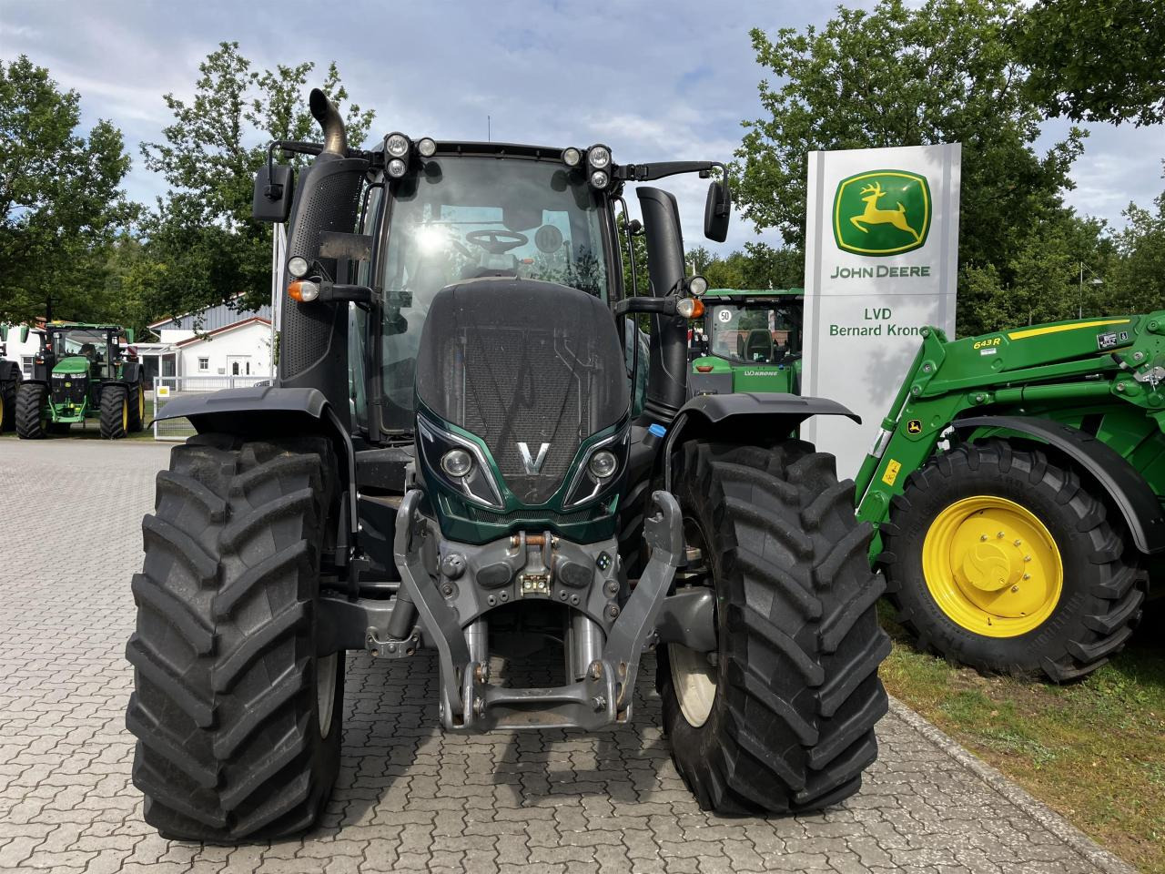 Valtra T174 Versu - Трактор: фото 3 Valtra T174 Versu - Трактор: фото 3