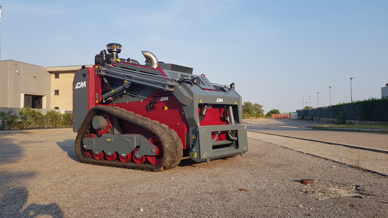 CM Crusher Multisikid RC - Мини-погрузчик с бортовым поворотом: фото 1 CM Crusher Multisikid RC - Мини-погрузчик с бортовым поворотом: фото 1
