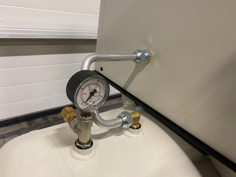 Новый Воздушный компрессор Fiac NewSilver 5.5 / 200 Silent 4 kW 450 L / min 10 Bar Elektrische Schroefcompressor met ketel: фото 9