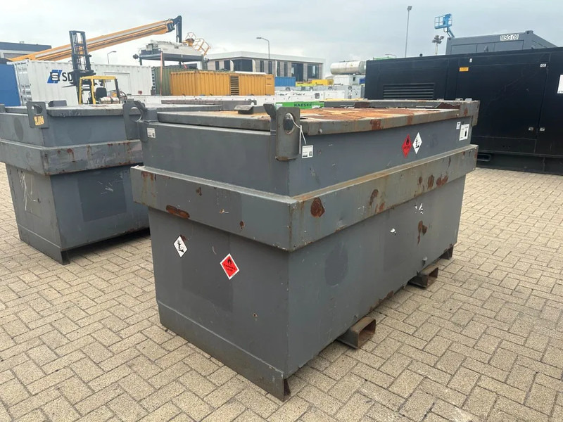 IBC Steenbergen Kiwa IBC 2000 liter dieseltank met handpomp Milieutank - Резервуар для хранения: фото 2 IBC Steenbergen Kiwa IBC 2000 liter dieseltank met handpomp Milieutank - Резервуар для хранения: фото 2