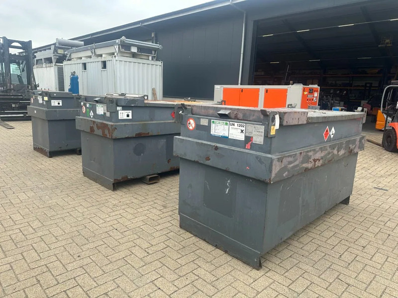 IBC Steenbergen Kiwa IBC 2000 liter dieseltank met handpomp Milieutank - Резервуар для хранения: фото 5 IBC Steenbergen Kiwa IBC 2000 liter dieseltank met handpomp Milieutank - Резервуар для хранения: фото 5