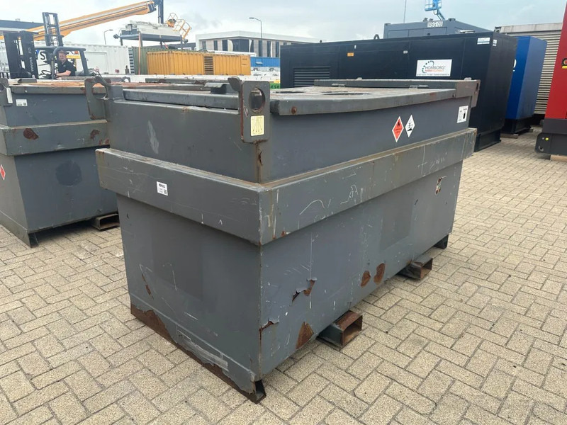 IBC Steenbergen Kiwa IBC 2000 liter dieseltank met handpomp Milieutank - Резервуар для хранения: фото 4 IBC Steenbergen Kiwa IBC 2000 liter dieseltank met handpomp Milieutank - Резервуар для хранения: фото 4