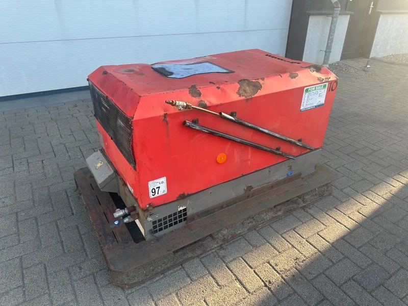 Ingersoll Rand 720 R1051SF Kubota D1005 Diesel Compressor 2000 L / min 17.5 kW 8.6 Bar - Воздушный компрессор: фото 2 Ingersoll Rand 720 R1051SF Kubota D1005 Diesel Compressor 2000 L / min 17.5 kW 8.6 Bar - Воздушный компрессор: фото 2