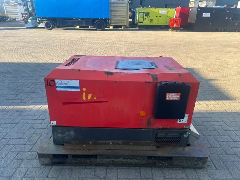 Ingersoll Rand 720 R1051SF Kubota D1005 Diesel Compressor 2000 L / min 17.5 kW 8.6 Bar - Воздушный компрессор: фото 5 Ingersoll Rand 720 R1051SF Kubota D1005 Diesel Compressor 2000 L / min 17.5 kW 8.6 Bar - Воздушный компрессор: фото 5