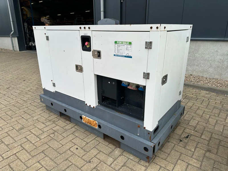 Iveco FPT F32 AM1A Leroy Somer 32 kVA Silent generatorset 28 hours ! - Электрогенератор: фото 4 Iveco FPT F32 AM1A Leroy Somer 32 kVA Silent generatorset 28 hours ! - Электрогенератор: фото 4