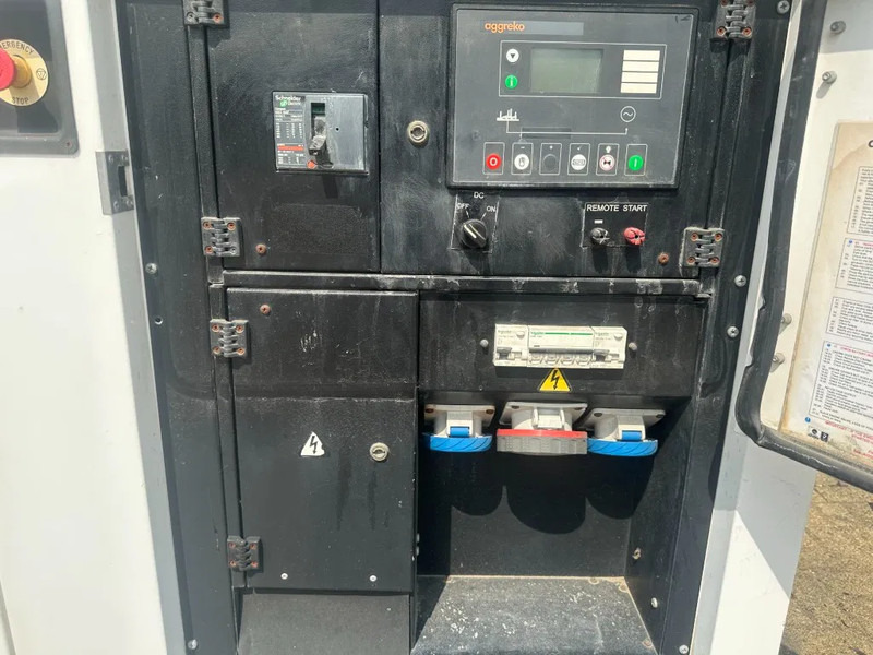 Iveco FPT F32 AM1A Leroy Somer 32 kVA Silent generatorset 368 hours ! - Электрогенератор: фото 3 Iveco FPT F32 AM1A Leroy Somer 32 kVA Silent generatorset 368 hours ! - Электрогенератор: фото 3