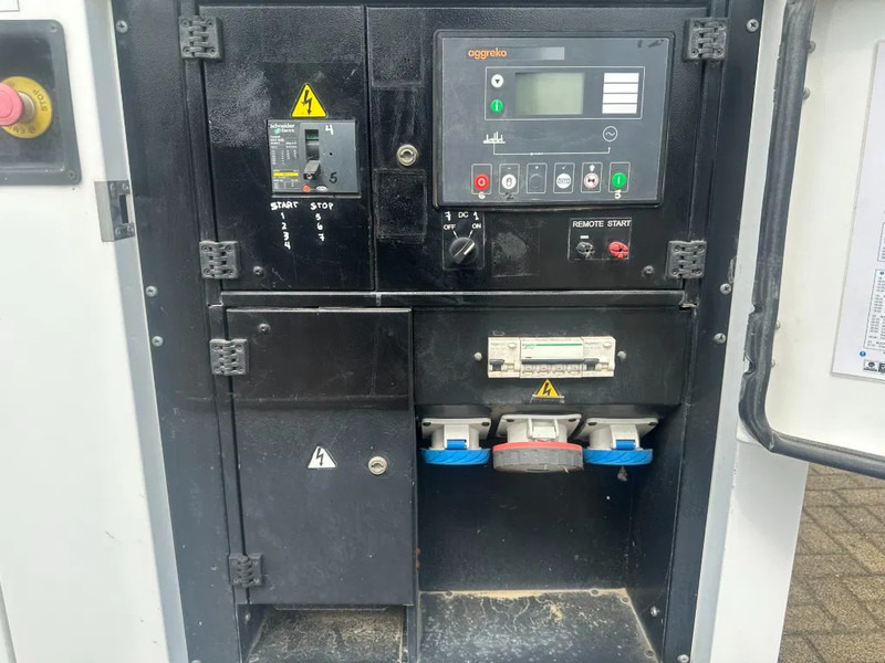 Iveco FPT F32 AM1A Leroy Somer 32 kVA Silent generatorset 92 hours ! - Электрогенератор: фото 4 Iveco FPT F32 AM1A Leroy Somer 32 kVA Silent generatorset 92 hours ! - Электрогенератор: фото 4