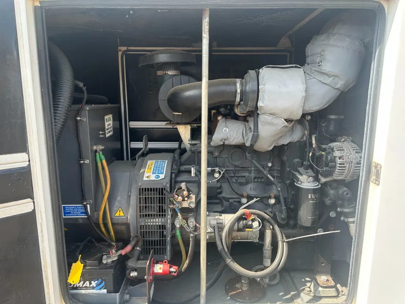 Iveco FPT NEF45 SM1A.A004 Stamford 60 kVA Silent Rental generatorset - Электрогенератор: фото 4 Iveco FPT NEF45 SM1A.A004 Stamford 60 kVA Silent Rental generatorset - Электрогенератор: фото 4