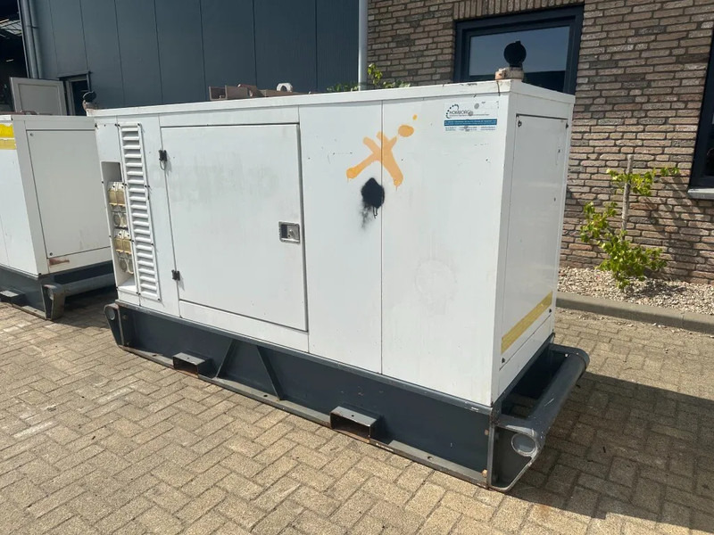 Iveco FPT NEF45 SM1A.A004 Stamford 60 kVA Silent Rental generatorset - Электрогенератор: фото 4 Iveco FPT NEF45 SM1A.A004 Stamford 60 kVA Silent Rental generatorset - Электрогенератор: фото 4
