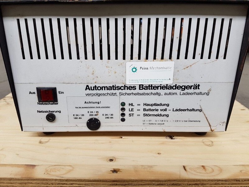 Acculader 24 Volt Acculader 230 Volt Battery Charger - Инструмент/ Оборудование: фото 5 Acculader 24 Volt Acculader 230 Volt Battery Charger - Инструмент/ Оборудование: фото 5