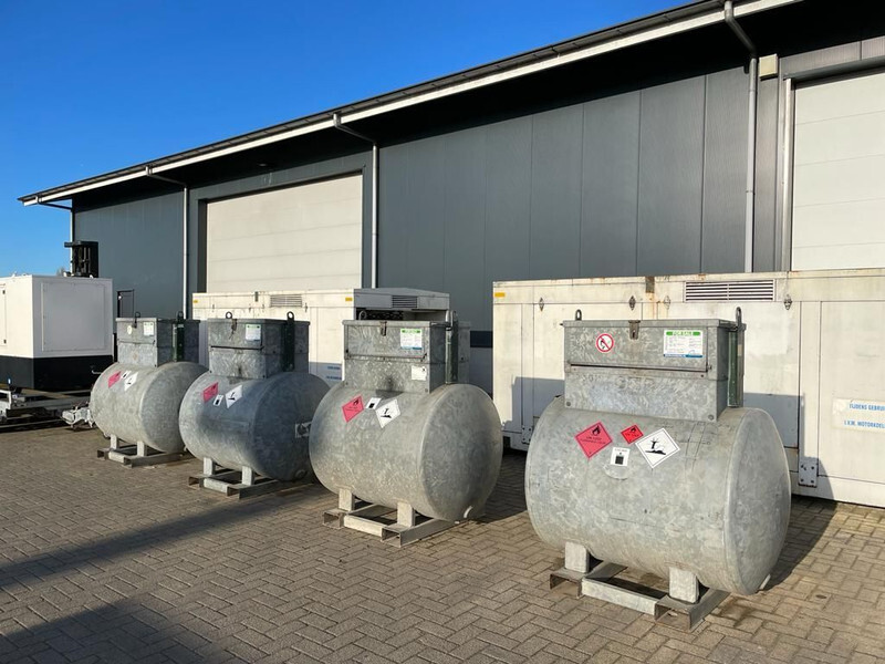 Dieseltank Rietberg 1000 liter Dieseltank Gegalvaniseerd IBC met keuring ! - Резервуар для хранения: фото 3 Dieseltank Rietberg 1000 liter Dieseltank Gegalvaniseerd IBC met keuring ! - Резервуар для хранения: фото 3