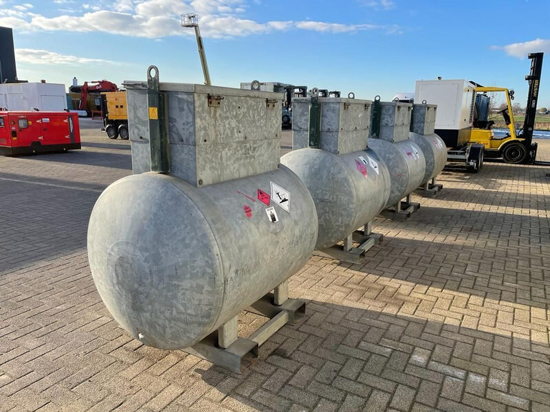 Dieseltank Rietberg 1000 liter Dieseltank Gegalvaniseerd IBC met keuring ! - Резервуар для хранения: фото 5 Dieseltank Rietberg 1000 liter Dieseltank Gegalvaniseerd IBC met keuring ! - Резервуар для хранения: фото 5