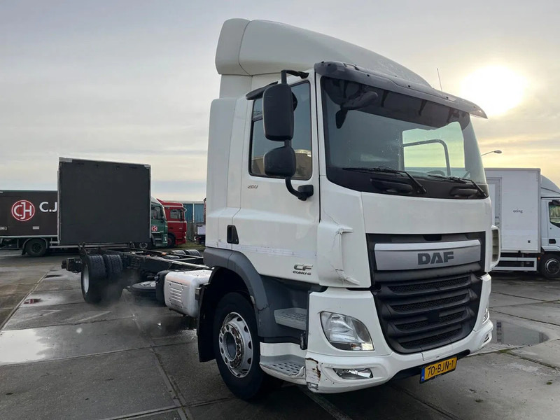 DAF CF 260 CF 260 FA CHASSIS CABINE EURO 6 - Грузовик-шасси: фото 1 DAF CF 260 CF 260 FA CHASSIS CABINE EURO 6 - Грузовик-шасси: фото 1