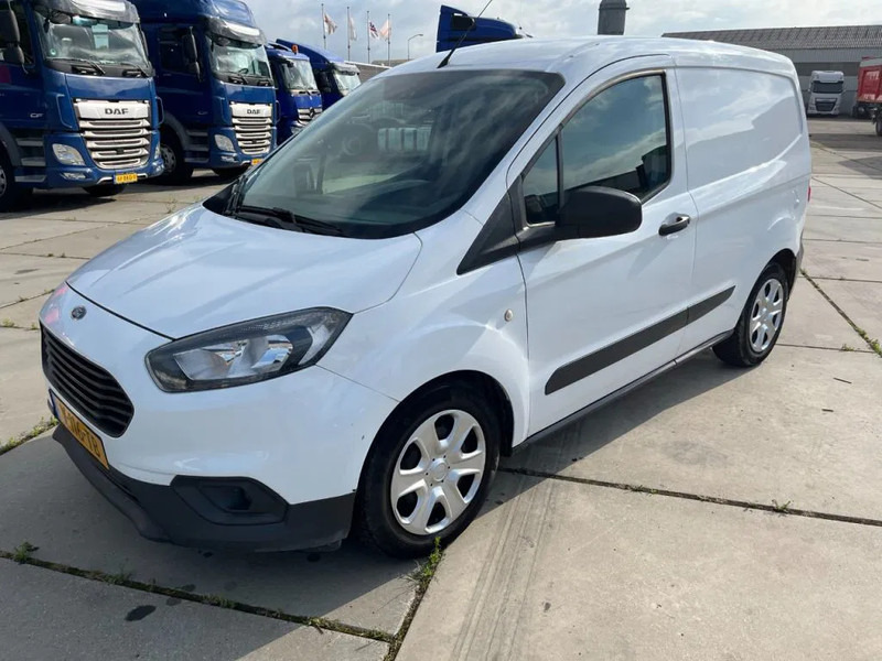Ford Transit Courier 1.5 EURO 6 - Легковой фургон: фото 3 Ford Transit Courier 1.5 EURO 6 - Легковой фургон: фото 3