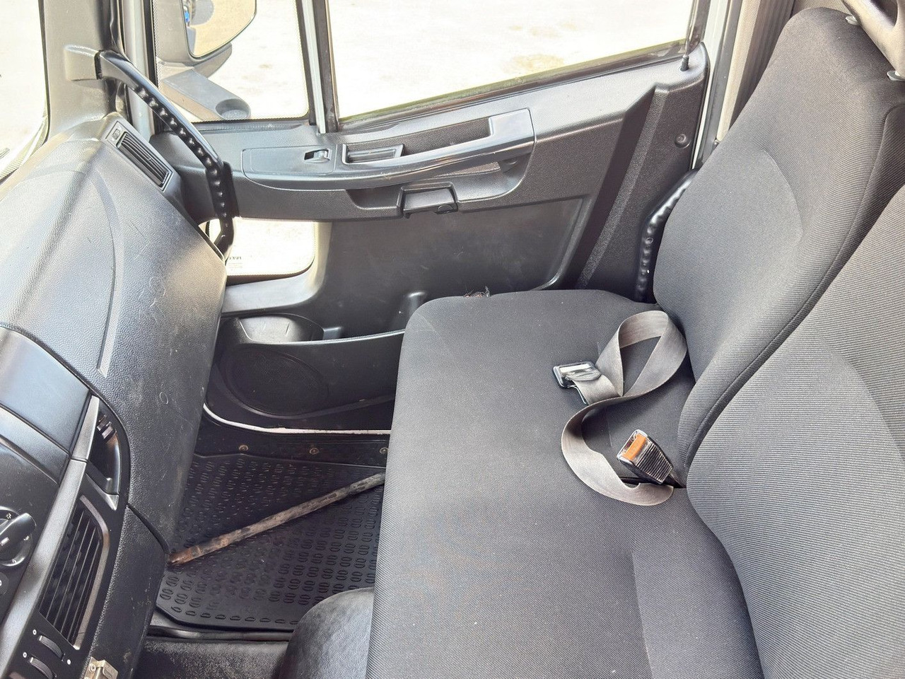 Грузовик-шасси Iveco EUROCARGO 110-250* PLATFORM 4,60 m* 4x4: фото 8