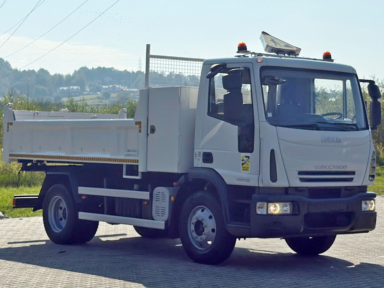 Iveco EUROCARGO 140E22* KIPPER 5,00 m* TOPZUSTAND - Самосвал: фото 4 Iveco EUROCARGO 140E22* KIPPER 5,00 m* TOPZUSTAND - Самосвал: фото 4