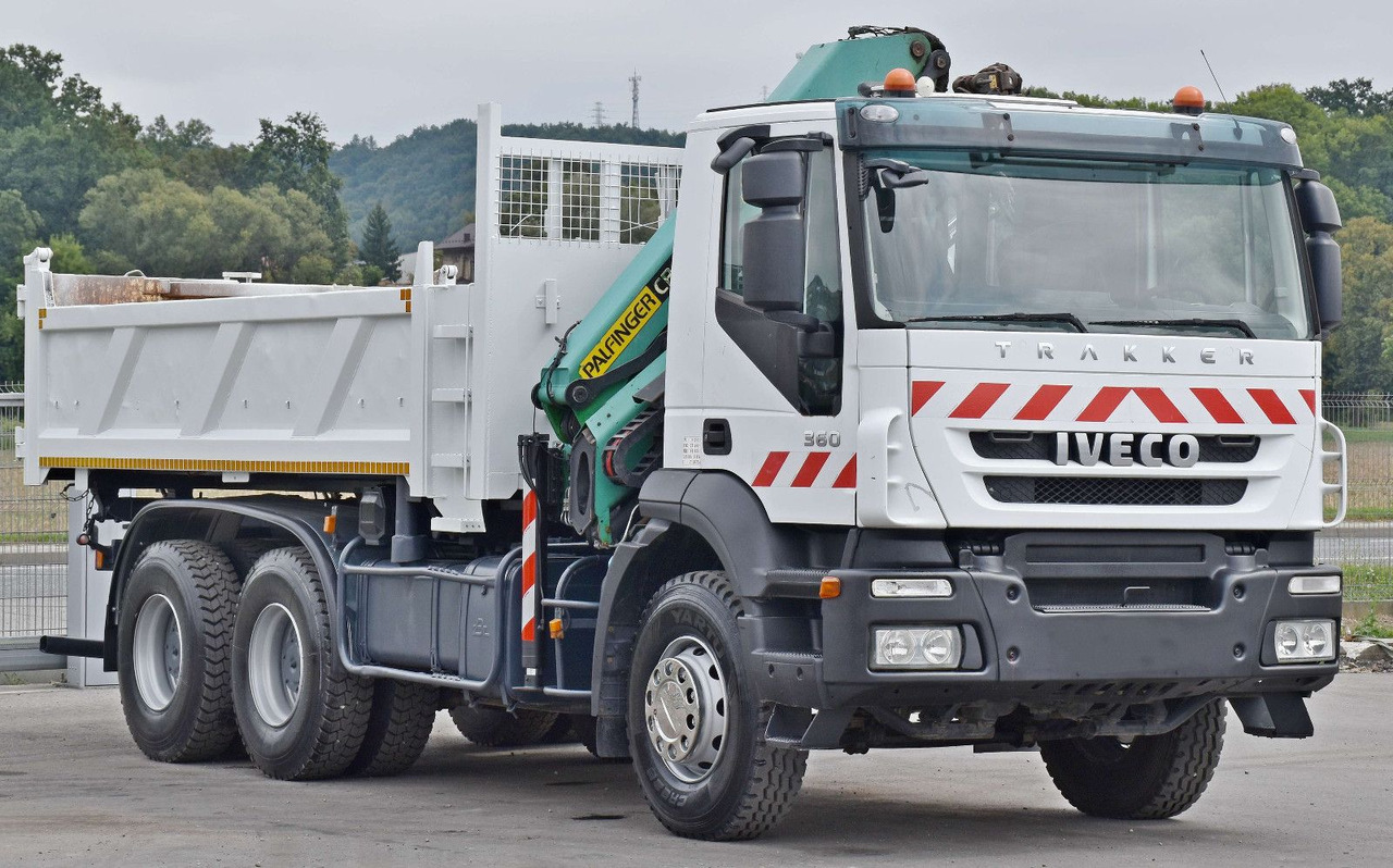 Iveco TRAKKER 360 * Kipper 5,20m* PK 16502 / FUNK*6x4 - Самосвал, Автоманипулятор: фото 4 Iveco TRAKKER 360 * Kipper 5,20m* PK 16502 / FUNK*6x4 - Самосвал, Автоманипулятор: фото 4