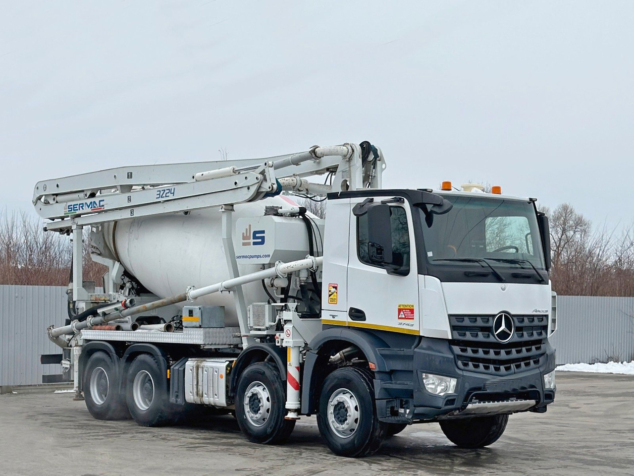 Mercedes-Benz AROCS 3743 * Betonpumpe + FUNK * 8x4 * TOP - Автобетононасос: фото 1 Mercedes-Benz AROCS 3743 * Betonpumpe + FUNK * 8x4 * TOP - Автобетононасос: фото 1