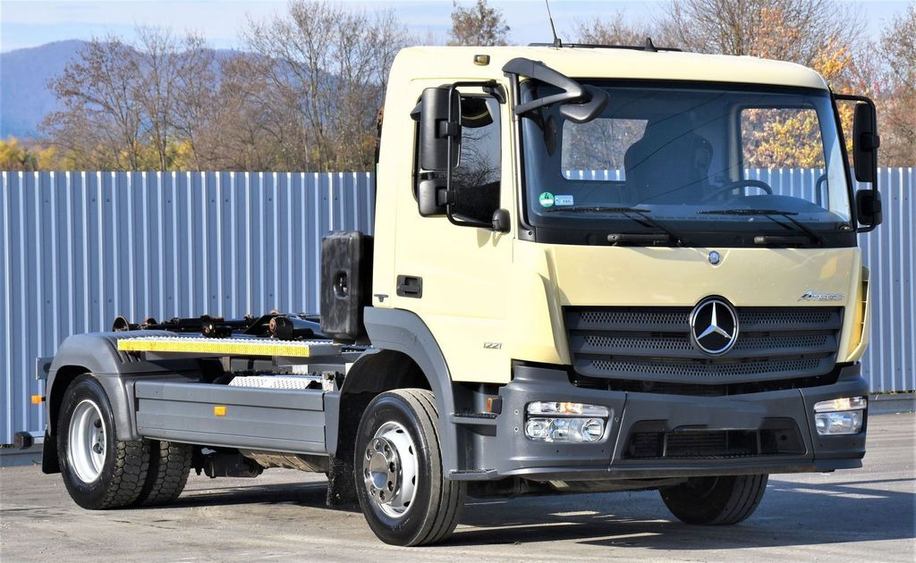 Mercedes-Benz ATEGO 1221 * ABROLLKIPPER * TOPZUSTAND - Крюковой мультилифт, Автоманипулятор: фото 3 Mercedes-Benz ATEGO 1221 * ABROLLKIPPER * TOPZUSTAND - Крюковой мультилифт, Автоманипулятор: фото 3