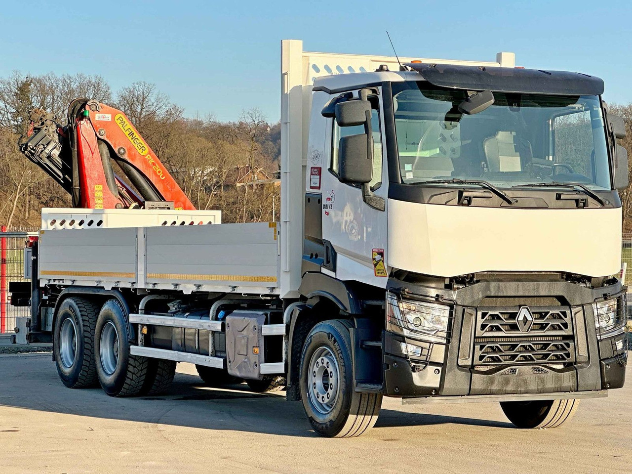 Renault C 380 *PRITSCHE 6,80m * PK 20001 - KC + FUNK*6x4 - Автоманипулятор, Грузовик бортовой/ Платформа: фото 3 Renault C 380 *PRITSCHE 6,80m * PK 20001 - KC + FUNK*6x4 - Автоманипулятор, Грузовик бортовой/ Платформа: фото 3