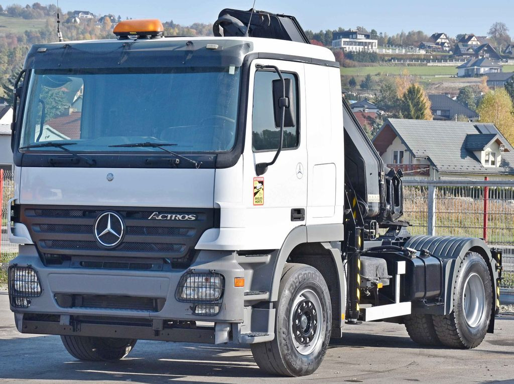 Mercedes-Benz ACTROS 1844 * Sattelzugmaschine *HIAB 330-5/FUNK - Тягач: фото 3 Mercedes-Benz ACTROS 1844 * Sattelzugmaschine *HIAB 330-5/FUNK - Тягач: фото 3