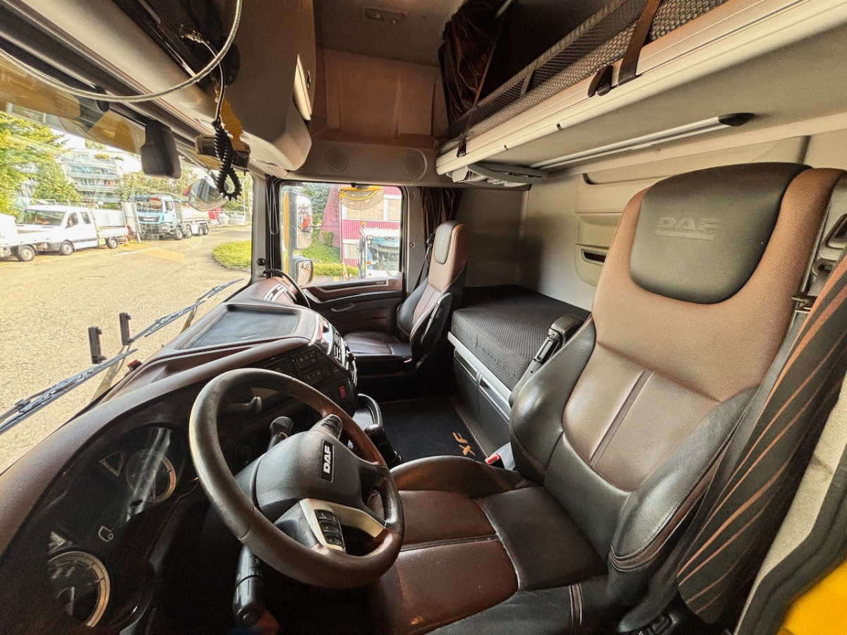 DAF FAN XF 530 LD 6x2 - Тентованный грузовик: фото 4 DAF FAN XF 530 LD 6x2 - Тентованный грузовик: фото 4
