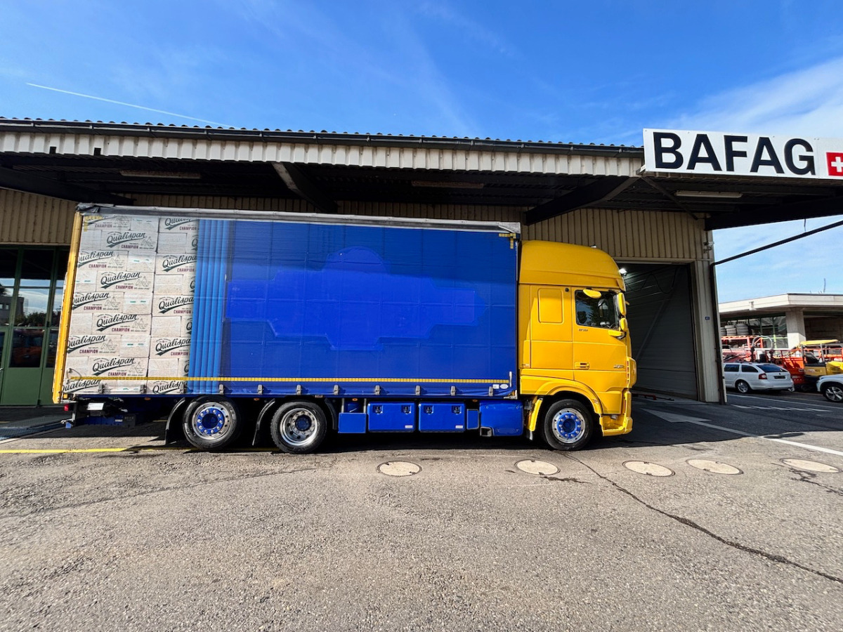 DAF FAN XF 530 LD 6x2 - Тентованный грузовик: фото 2 DAF FAN XF 530 LD 6x2 - Тентованный грузовик: фото 2