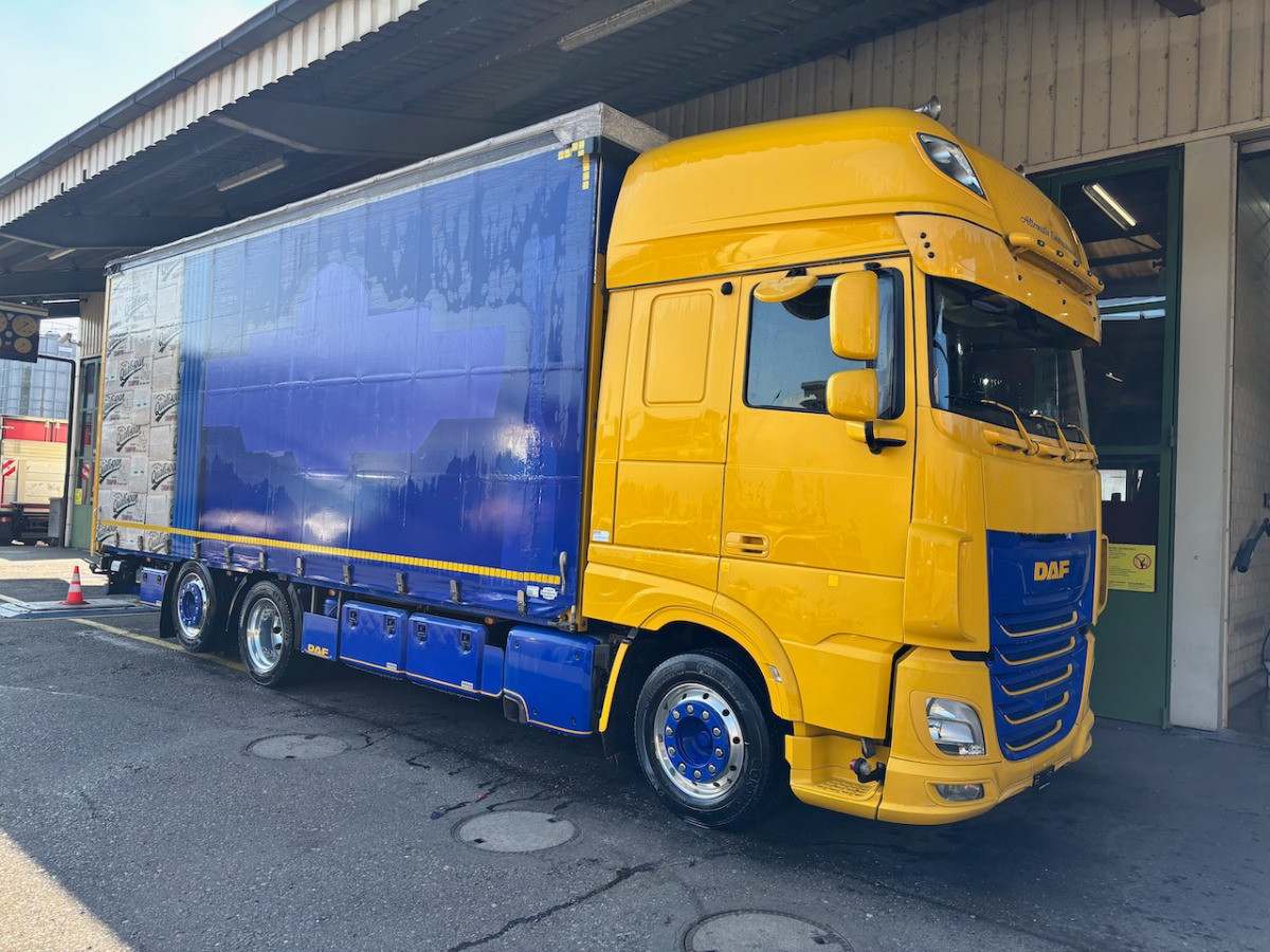 DAF FAN XF 530 LD Jumbo - Тентованный грузовик: фото 1 DAF FAN XF 530 LD Jumbo - Тентованный грузовик: фото 1